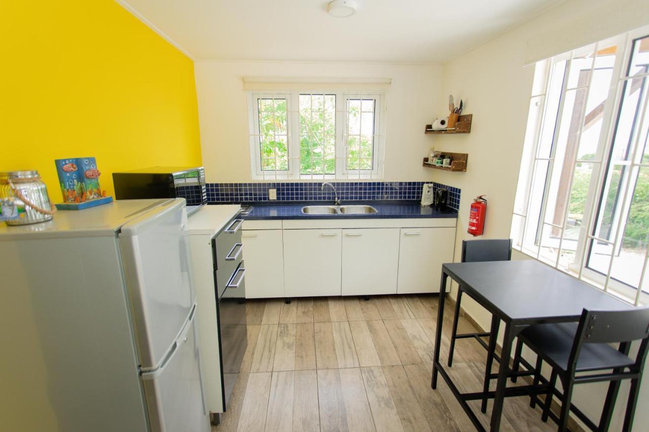 Westpunt Beach Apartments Willemstad Ngoại thất bức ảnh